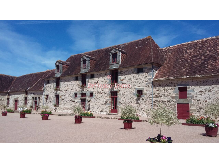 Château de 305m² - 7 pièces