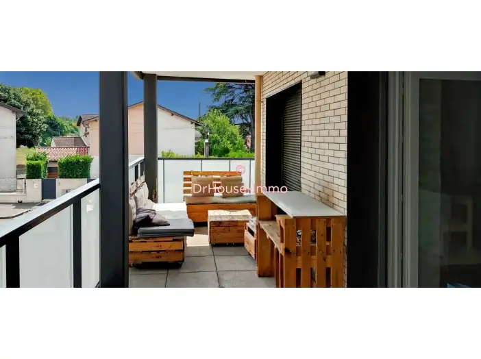 Appartement 3 pièces de 73 m² - Sathonay-Camp (69580)