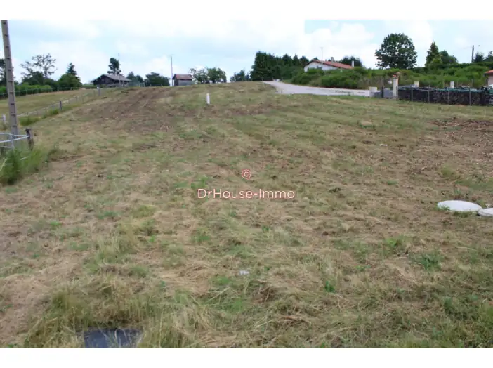 Terrain de 1 040 m² - Apinac (42550)