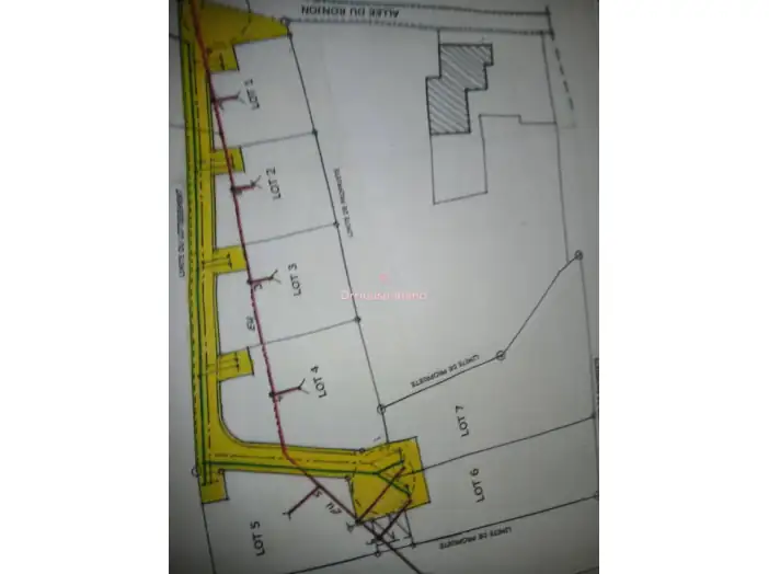 Terrain de 4 360 m² - Saint-Cyr-sur-Menthon (01380)