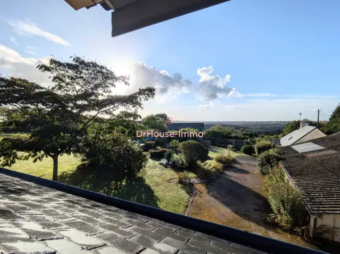 Maison 7 pièces de 186 m² - Langolen (29510)