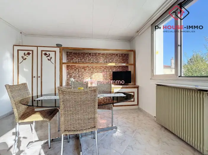 Maison 5 pièces de 158 m² - Saint-Léon-sur-l'Isle (24110)