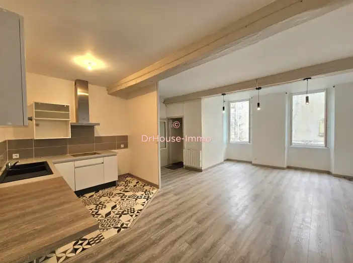 Immeuble 6 pièces de 61 m² - Blaye (33390)