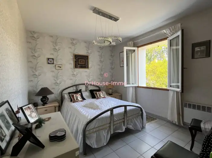 Maison 5 pièces de 90 m² - Arès (33740)