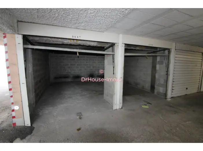 Parking / Box de 29 m² - Marseille (13002)