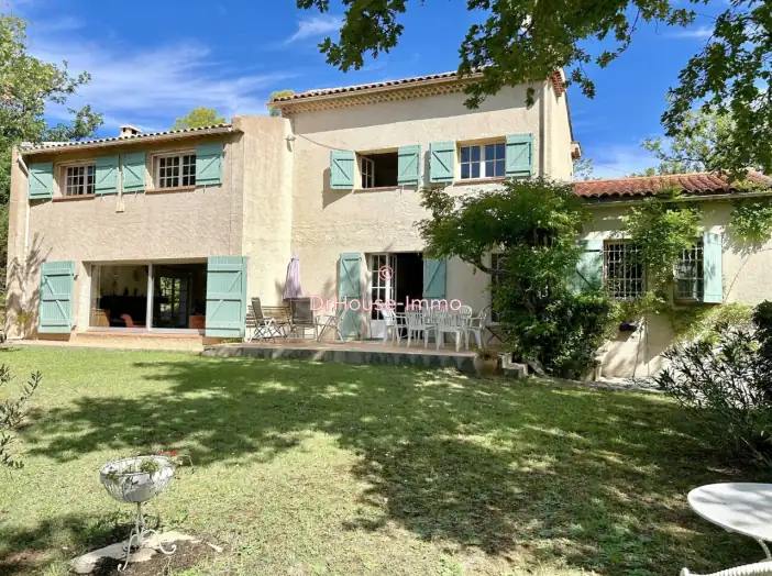Maison 8 pièces de 202 m² - Draguignan (83300)