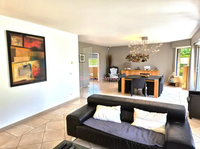 Maison 7 pièces de 183 m² - Santes (59211)