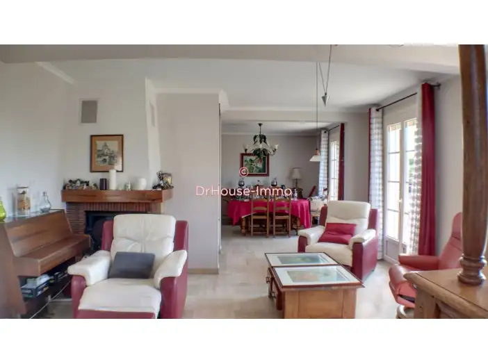 Maison 8 pièces de 154 m² - Conches-sur-Gondoire (77600)