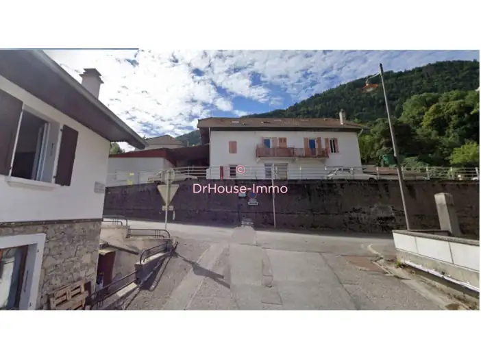 Appartement 2 pièces de 62 m² - Vougy (74130)