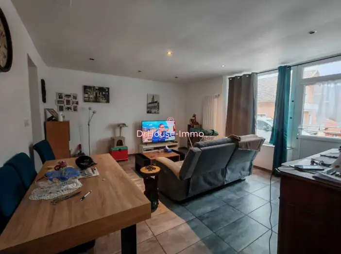 Appartement 2 pièces de 62 m² - Vougy (74130)