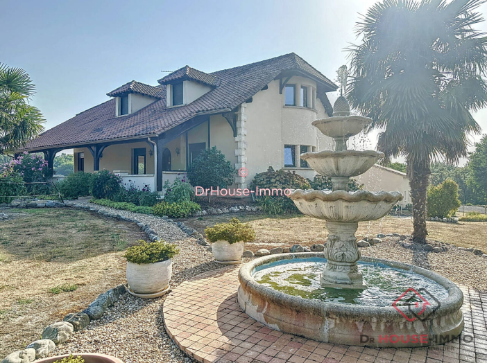 Maison de 272m² - 7 pièces