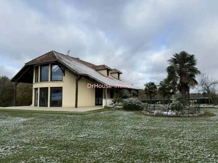 Maison 7 pièces de 272 m² - Boulazac Isle Manoire (24750)