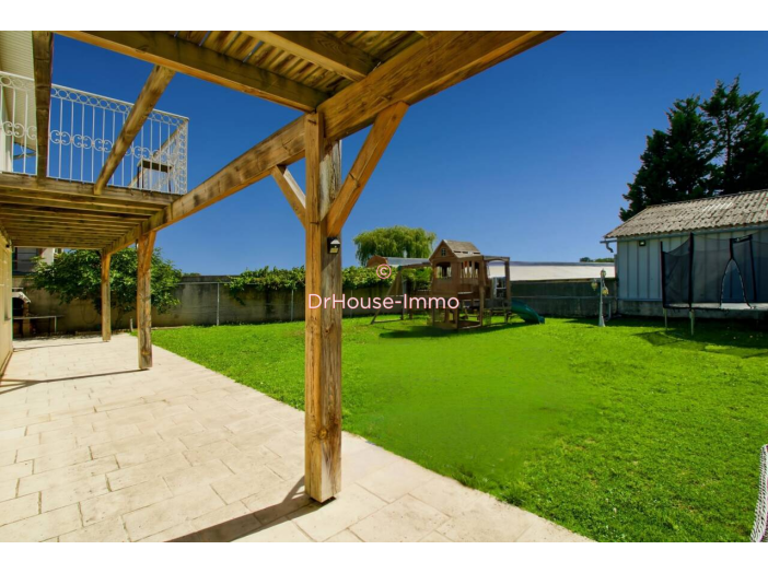 Maison de 220m² - 5 pièces