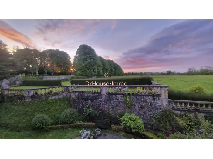 Appartement 5 pièces de 157 m² - Aumeville-Lestre (50630)