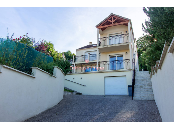 Maison de 216m² - 5 pièces
