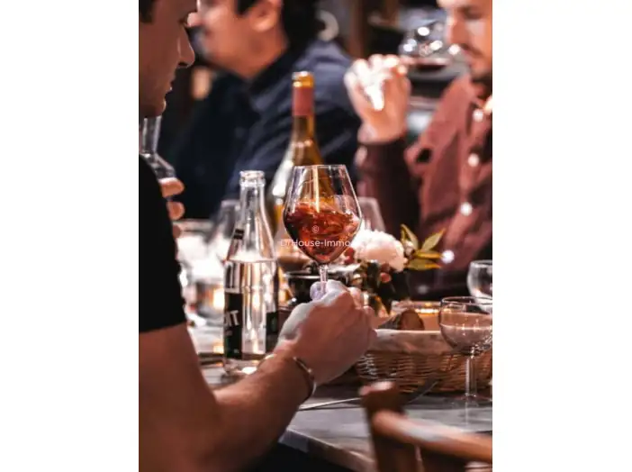 Commerce 3 pièces de 190 m² - Denicé (69640)