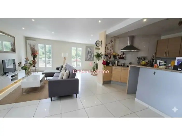 Maison 5 pièces de 145 m² - Firminy (42700)