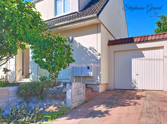 Maison 6 pièces de 83 m² - Saint-Ay (45130)