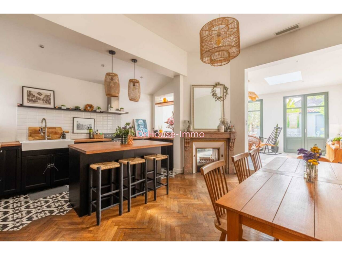 Maison 7 pièces de 169 m² - Bègles (33130)