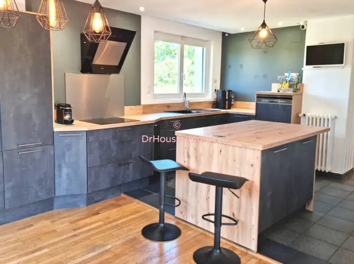 Maison 9 pièces de 236 m² - Épinal (88000)