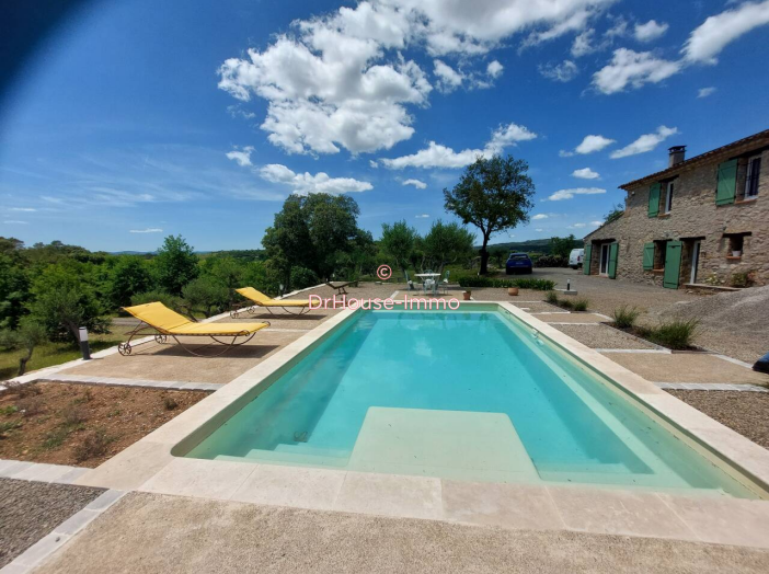 Bien immobilier 10 pièces de 214 m² - Carcès (83570)