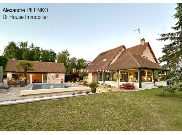 Maison de 200m² - 8 pièces