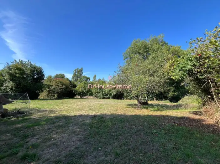 Maison 11 pièces de 245 m² - Guîtres (33230)