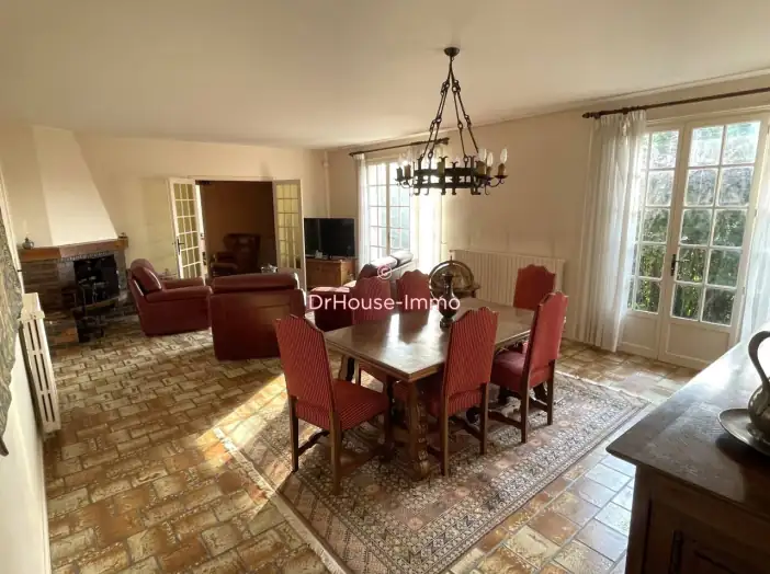 Maison 7 pièces de 173 m² - Gaillon-sur-Montcient (78250)