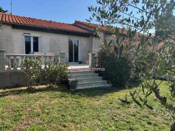 Maison 6 pièces de 134 m² - Bignoux (86800)