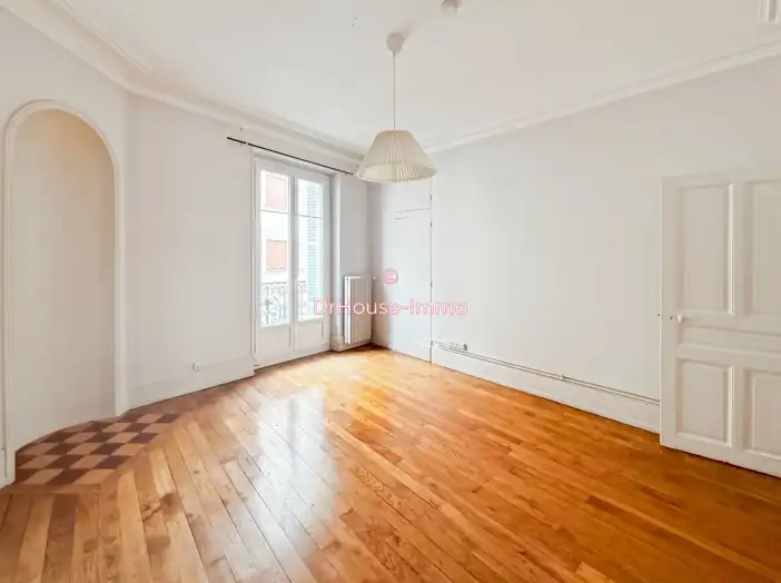 Appartement 2 pièces de 53 m² - Dijon (21000)