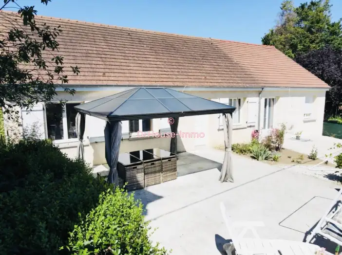 Maison 7 pièces de 117 m² - Ferrières-en-Gâtinais (45210)