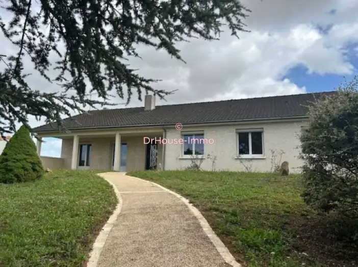 Maison 6 pièces de 154 m² - Neuville-de-Poitou (86170)