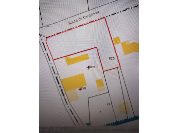 Terrain de 1505m²