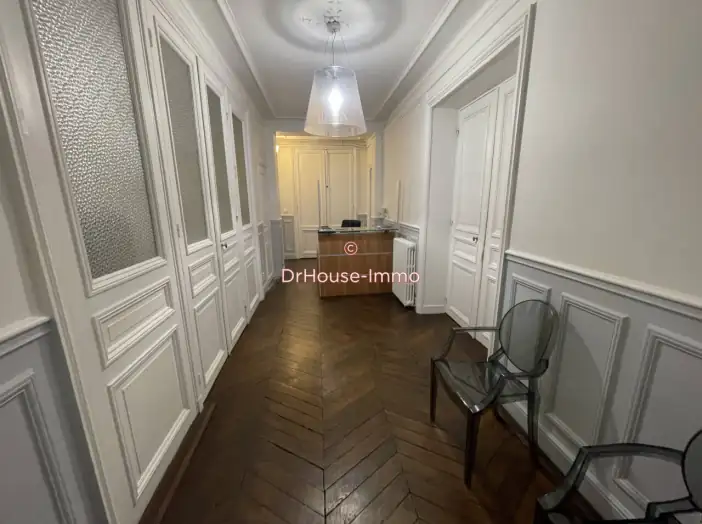 Appartement 4 pièces de 130 m² - Paris (75008)