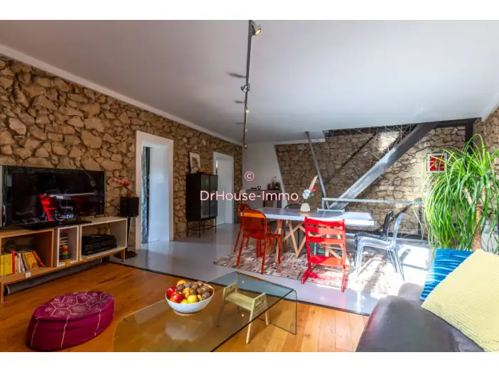 Maison 4 pièces de 105 m² - Peyrolles-en-Provence (13860)