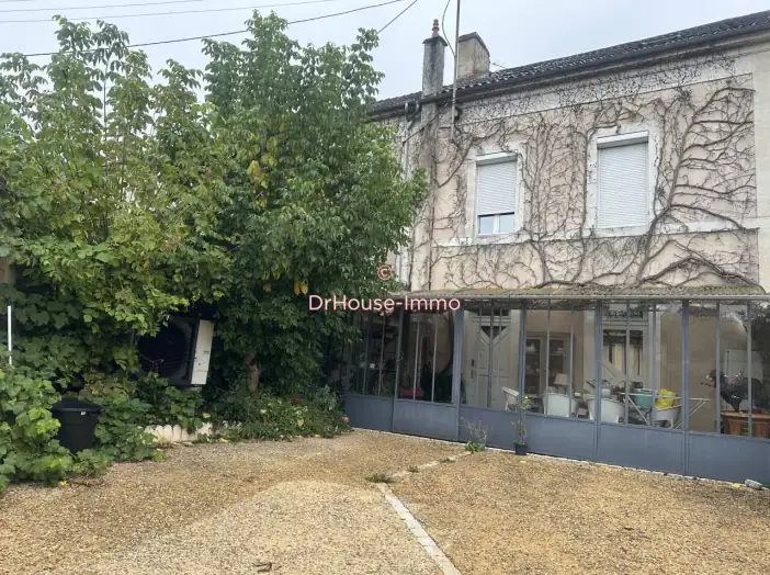 Maison 9 pièces de 200 m² - Périgueux (24000)