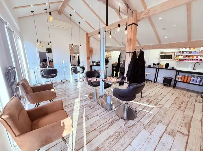 Commerce 2 pièces de 50 m² - Hourtin (33990)