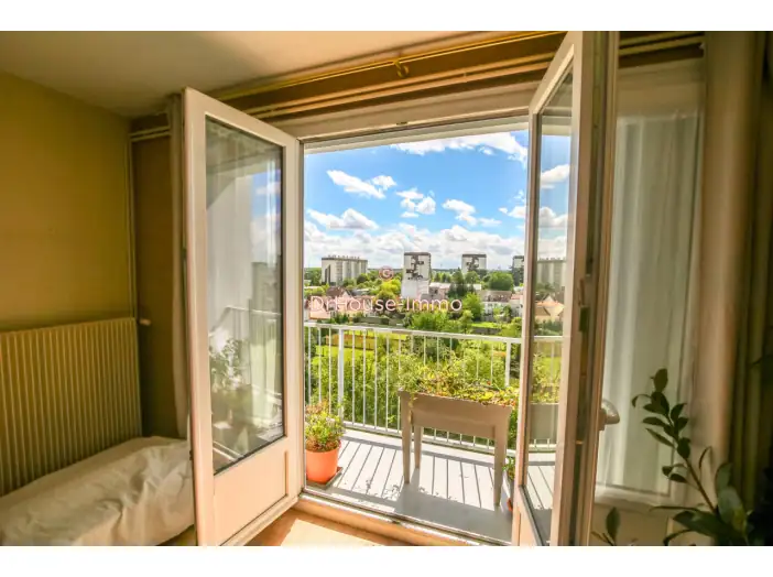 Appartement 4 pièces de 79 m² - Lucé (28110)