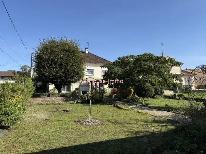 Maison 5 pièces de 90 m² - Thuré (86540)