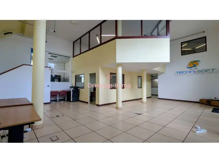 Immeuble 11 pièces de 590 m² - Gourin (56110)