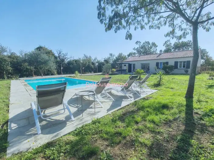 Maison 4 pièces de 89 m² - Moreilles (85450)