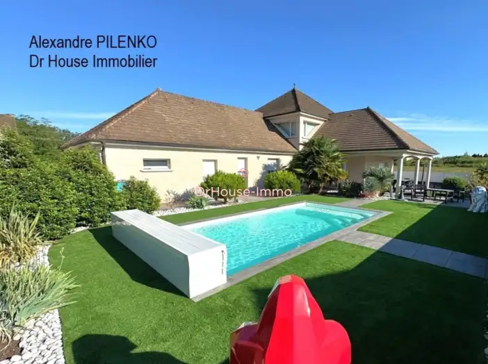 Maison 7 pièces de 205 m² - Chagny (71150)