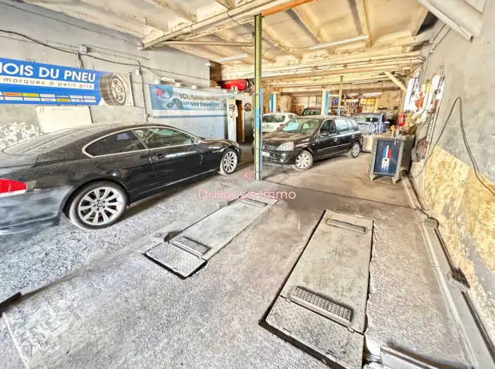 Commerce 2 pièces de 130 m² - Marseille (13013)