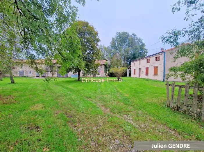 Maison 5 pièces de 137 m² - Chaunay (86510)