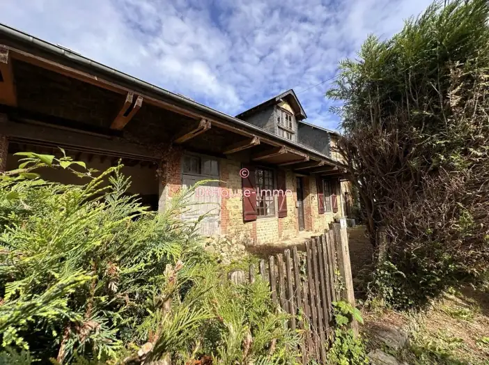 Maison 2 pièces de 90 m² - Saint-Sever-Calvados (14380)