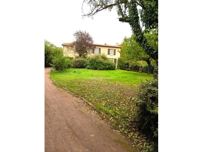 Maison 6 pièces de 183 m² - Thouars (79100)