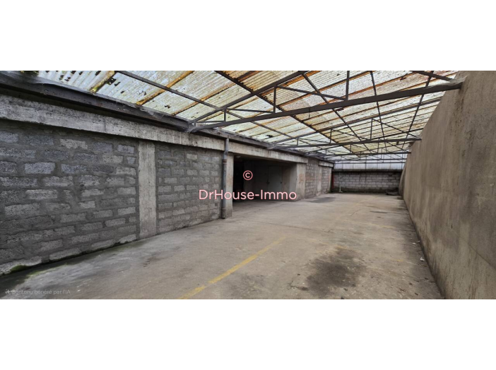 Parking / Box de 94 m² - Unieux (42240)