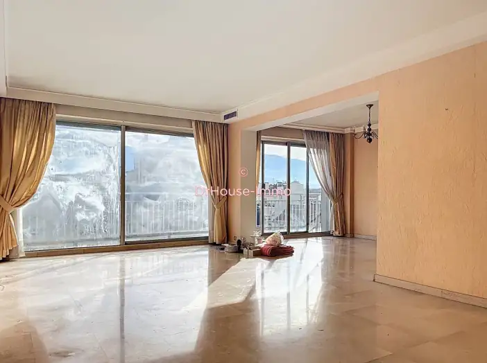 Appartement 5 pièces de 121 m² - Grenoble (38000)