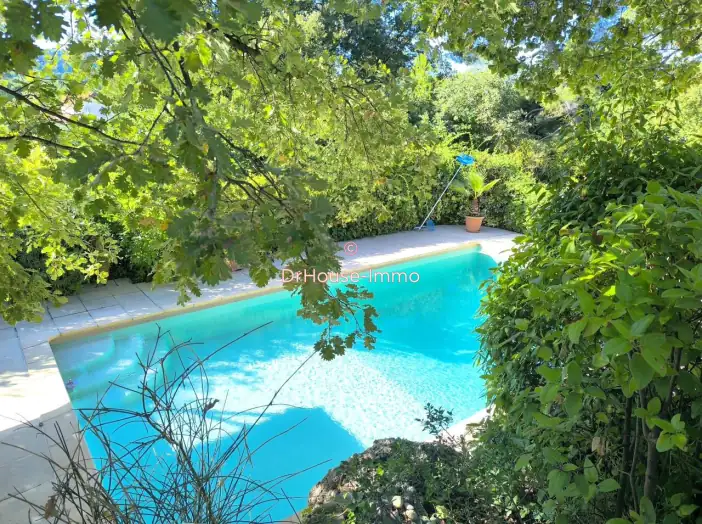 Maison 7 pièces de 195 m² - Aubagne (13400)