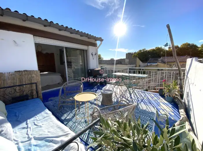 Appartement 6 pièces de 137 m² - Aigues-Mortes (30220)